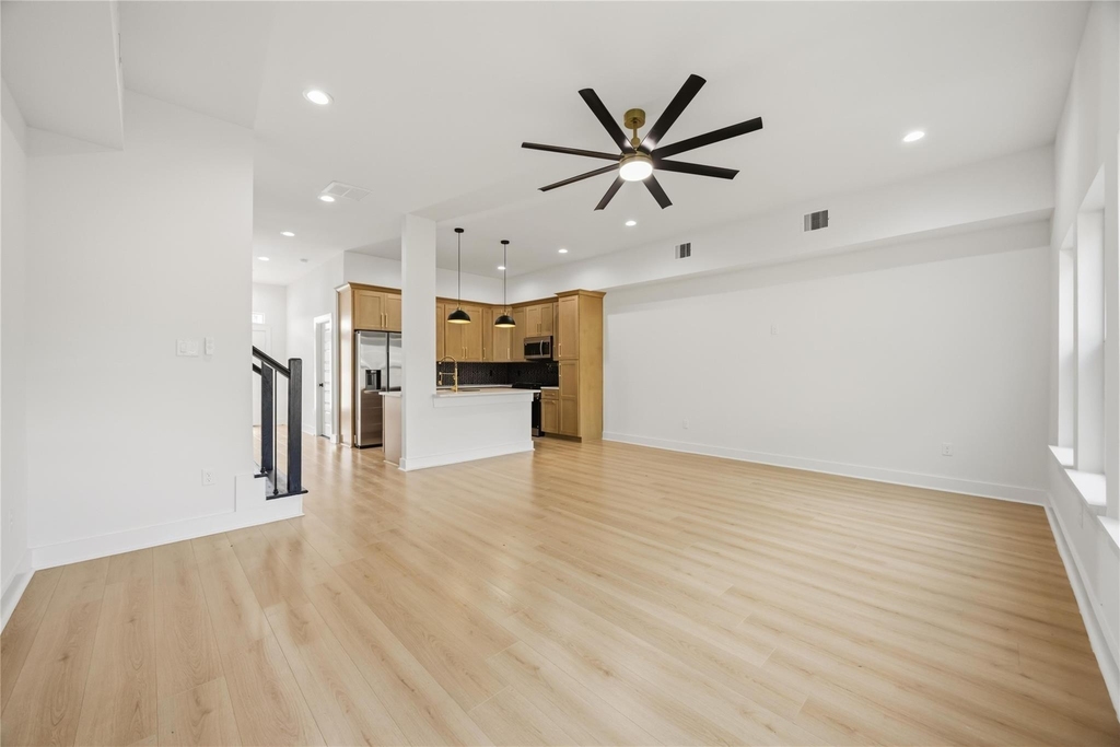 8210 Lawler Street - Photo 7