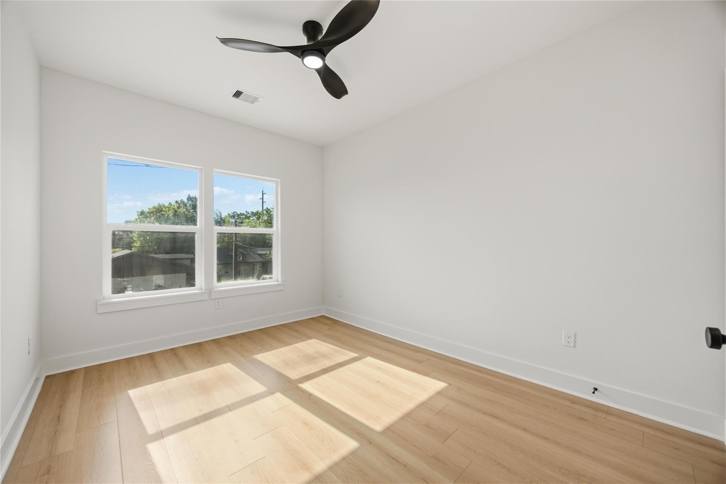 8210 Lawler Street - Photo 14