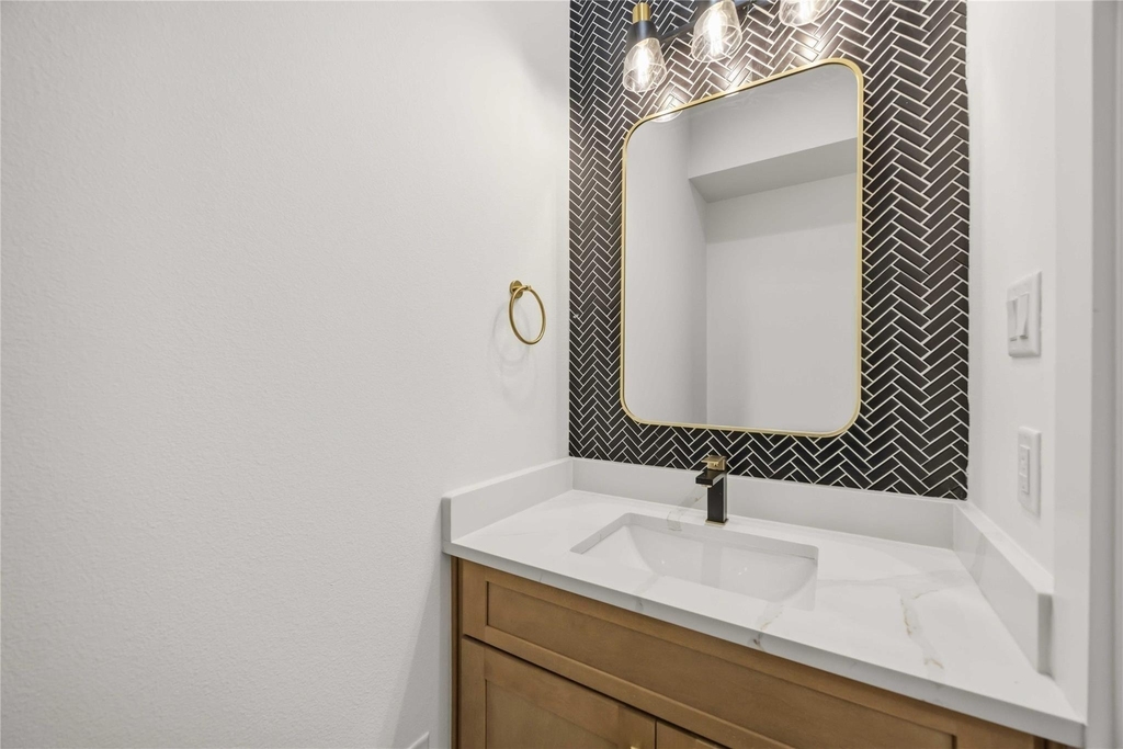 8210 Lawler Street - Photo 3
