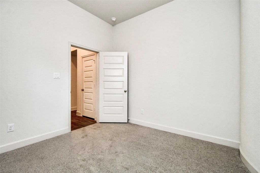 1318 Lakeside Creek Road - Photo 7