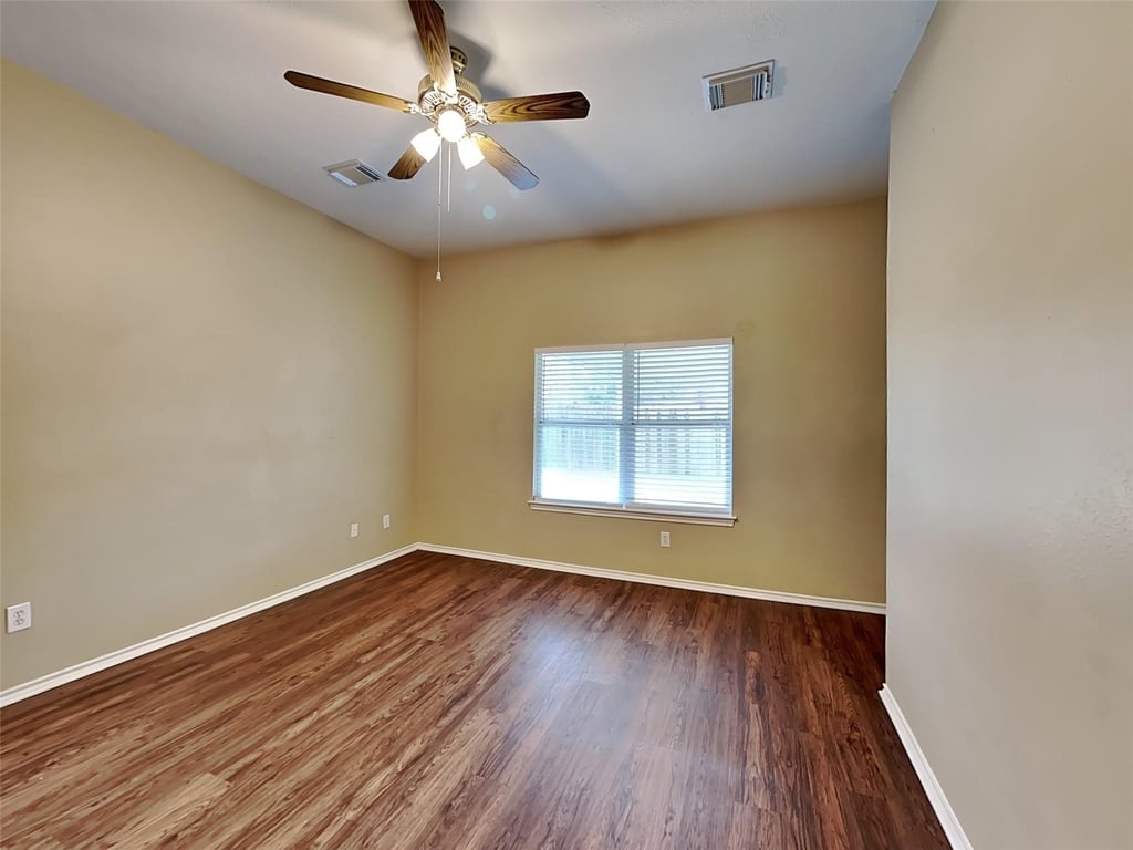 1835 Manor Drive - Photo 9
