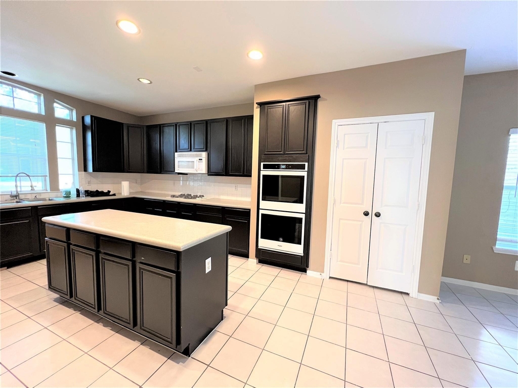 5407 Oak Cove Drive - Photo 8