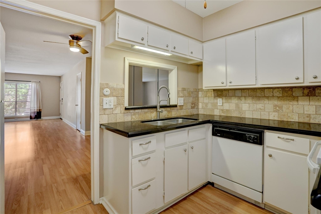 1807 Stoney Brook Drive - Photo 12