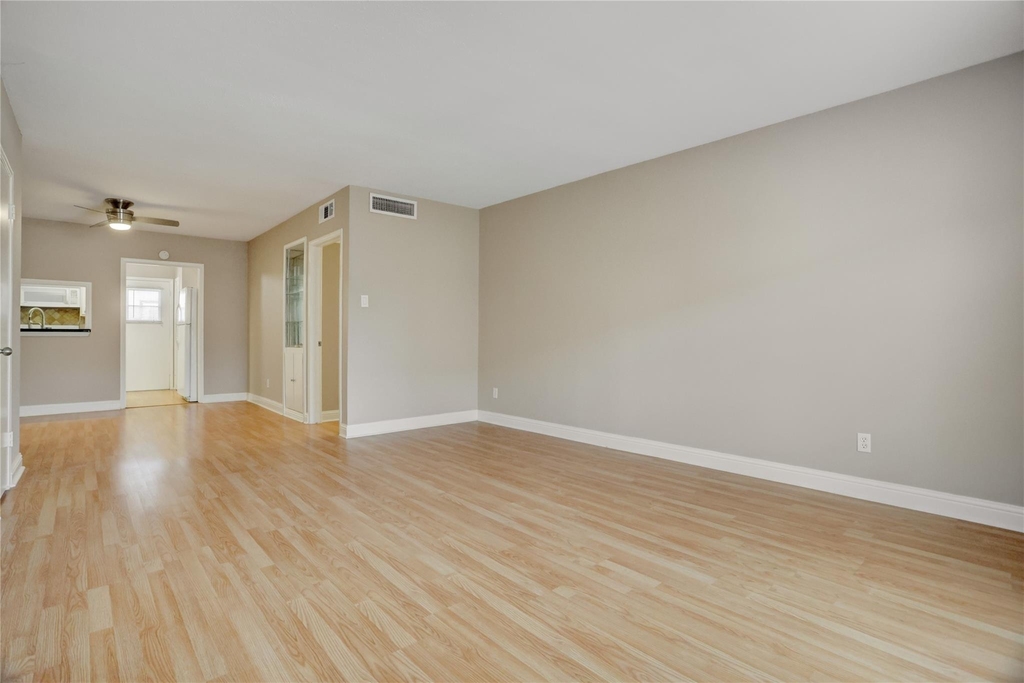 1807 Stoney Brook Drive - Photo 4