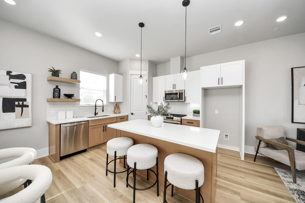 1102 Mansfield Street - Photo 3