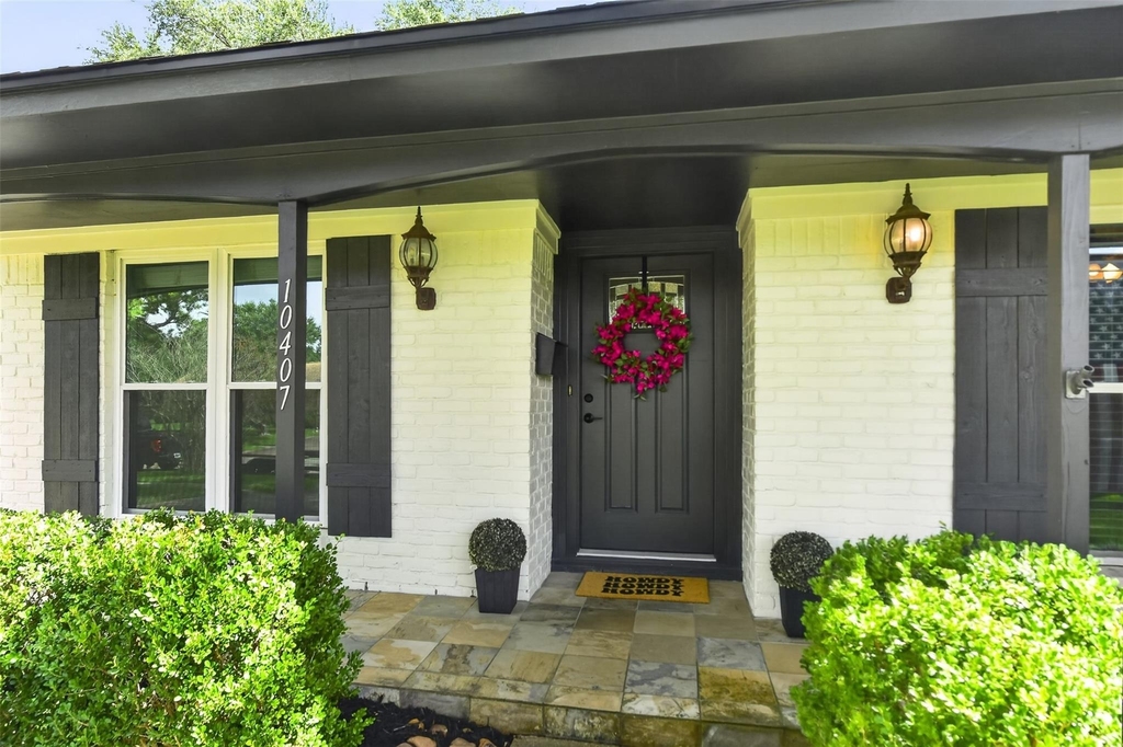 10407 Winding Trail Road - Photo 2