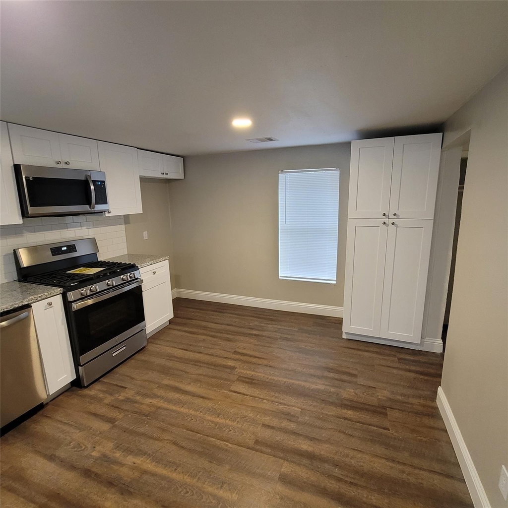 6810 Bleker Street - Photo 30
