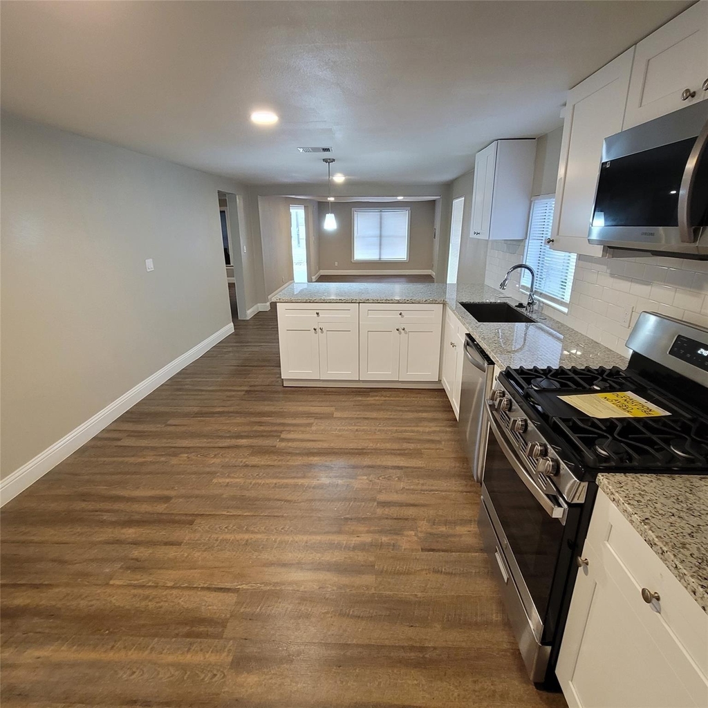 6810 Bleker Street - Photo 28