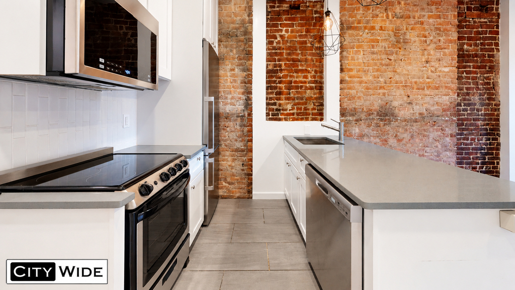 7 St Marks Place - Photo 2