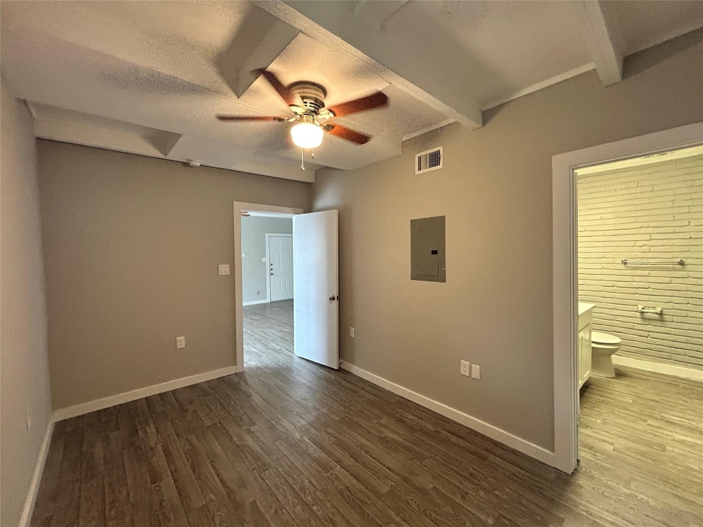 219 Marshall Street - Photo 5