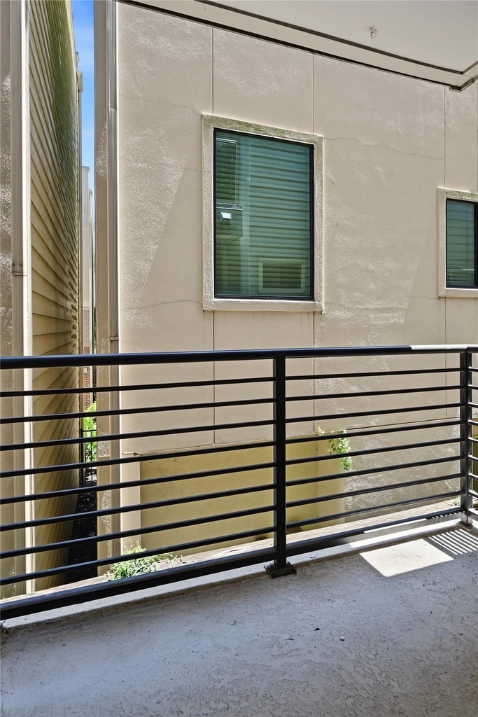 4819 Caroline Street - Photo 10