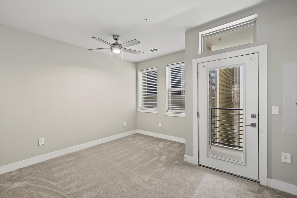 4819 Caroline Street - Photo 11