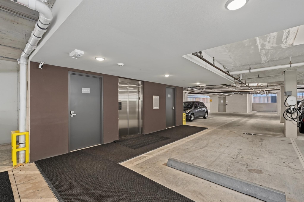 4819 Caroline Street - Photo 5