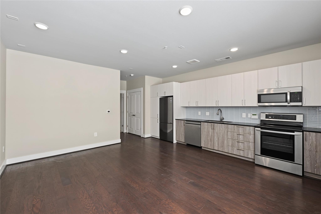 4819 Caroline Street - Photo 16