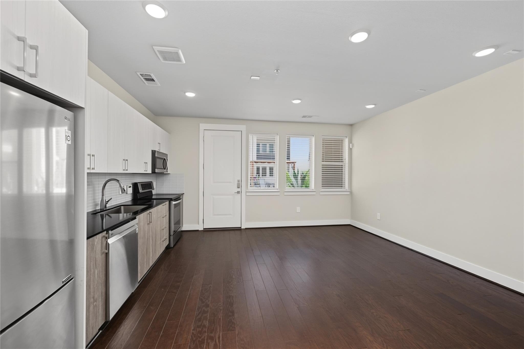 4819 Caroline Street - Photo 13