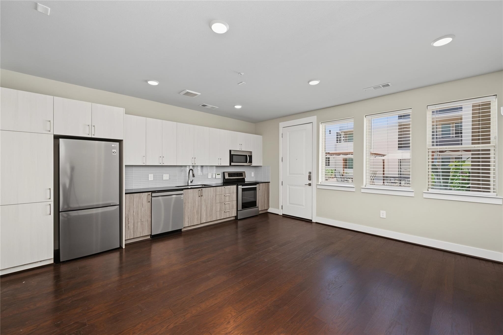 4819 Caroline Street - Photo 14