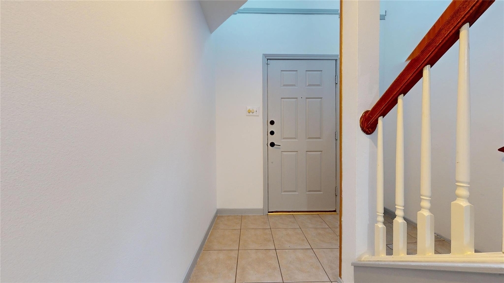 1517 Drew Street - Photo 2