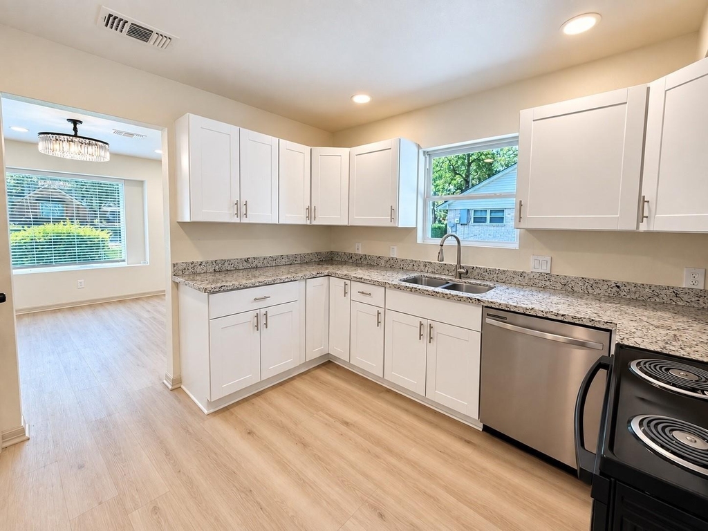 740 River Plantation Drive - Photo 6