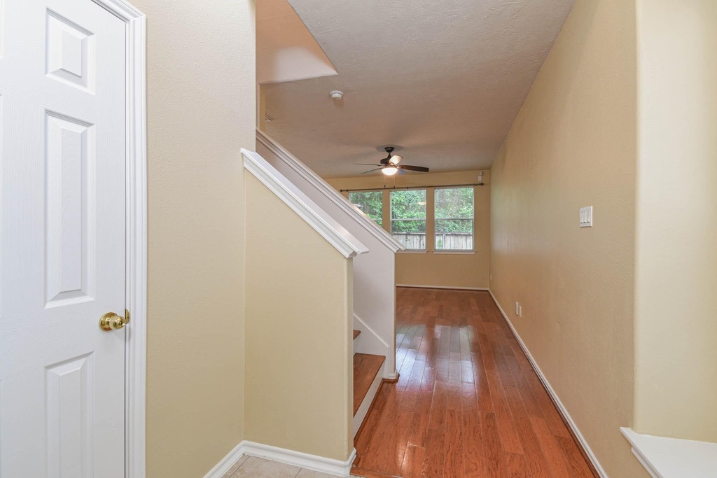 213 E Summerhaze Circle - Photo 2