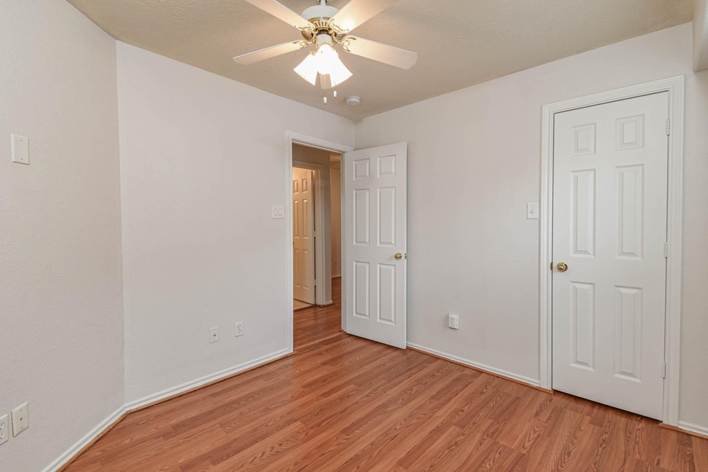 213 E Summerhaze Circle - Photo 24