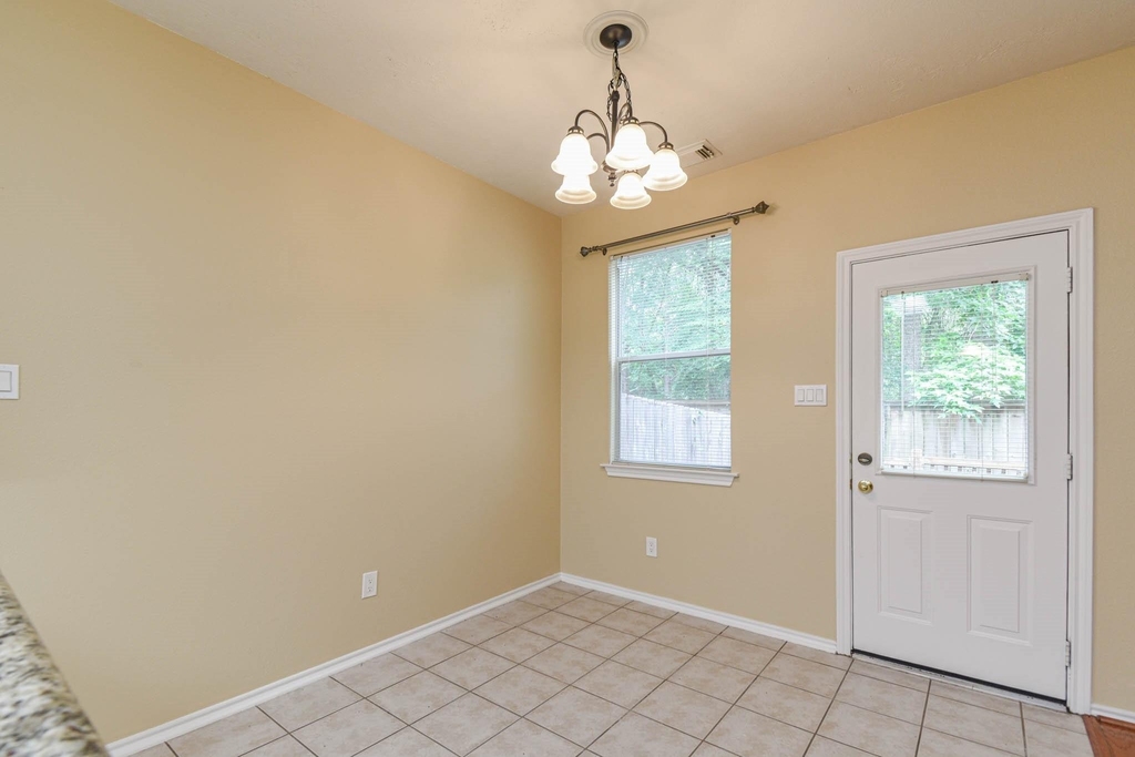 213 E Summerhaze Circle - Photo 9