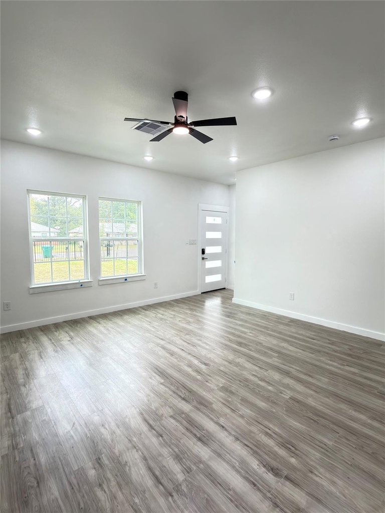 7502 Laura Koppe Road - Photo 4