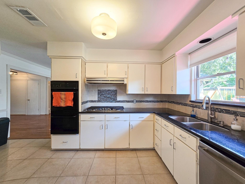 9507 Meadowbriar Lane - Photo 8