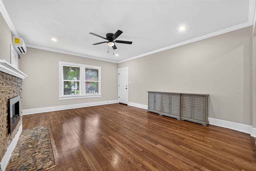 1927 Hawthorne Street - Photo 5