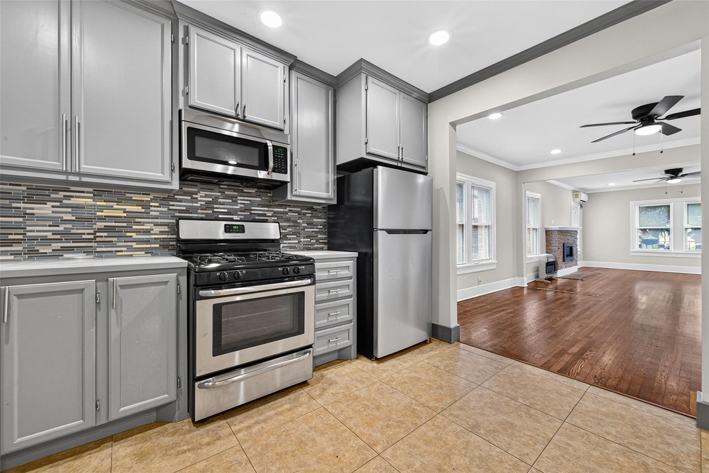 1927 Hawthorne Street - Photo 13
