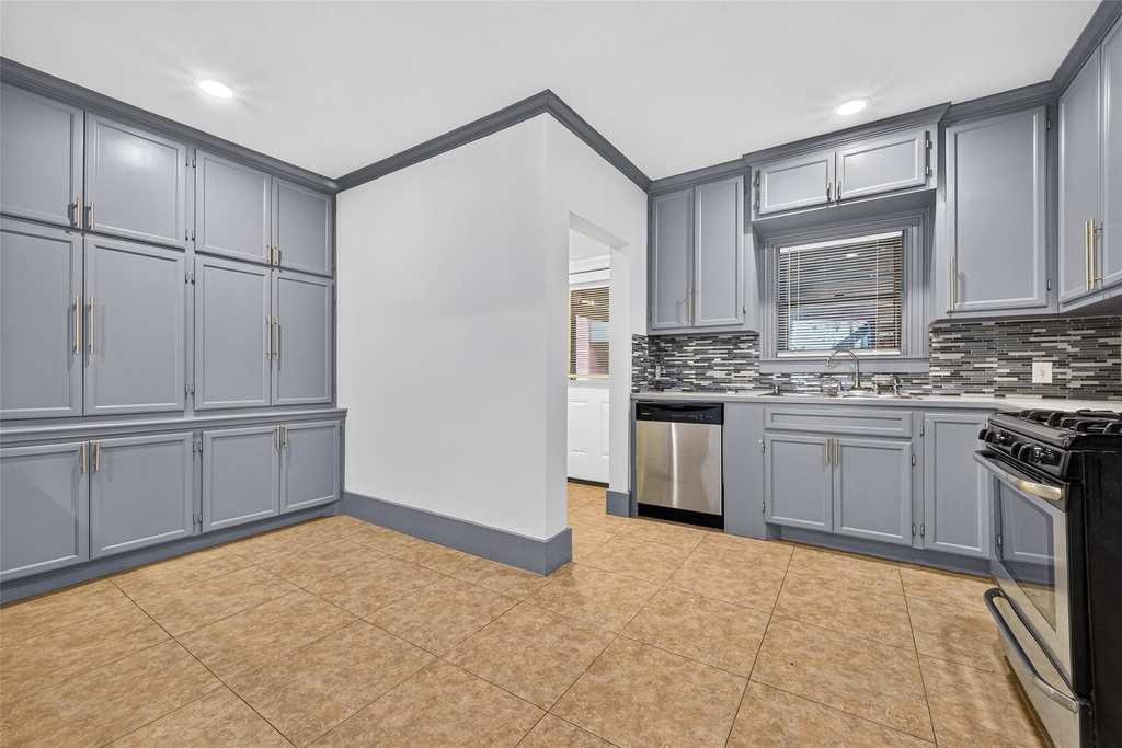 1927 Hawthorne Street - Photo 11