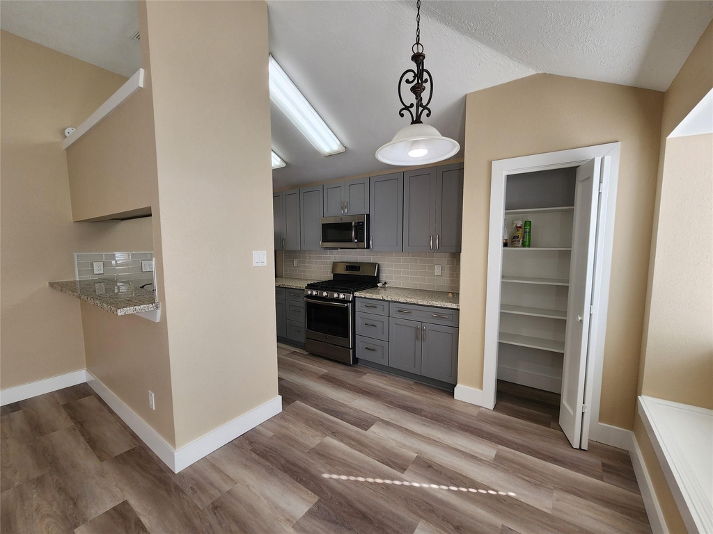 17415 Chamberlain Drive - Photo 4