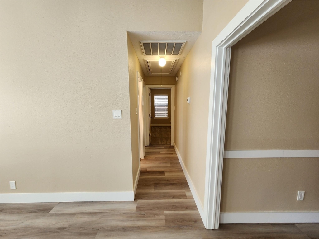 17415 Chamberlain Drive - Photo 3