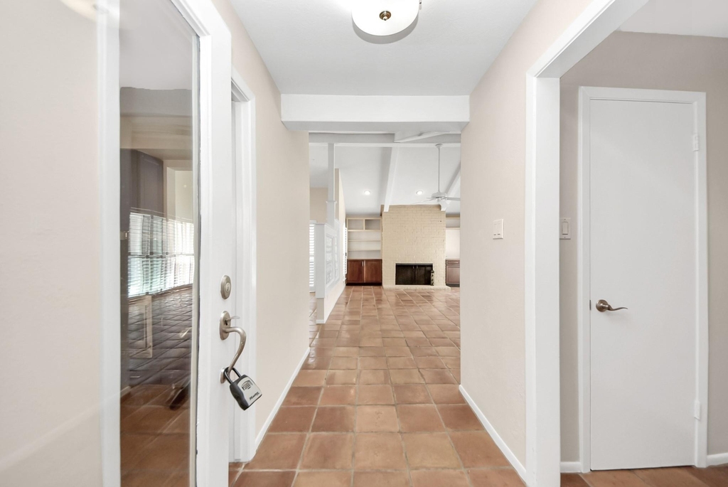 2210 Linea Del Pino Street - Photo 2