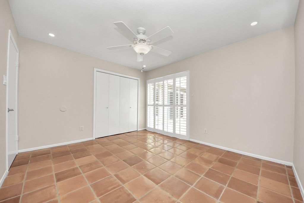 2210 Linea Del Pino Street - Photo 32
