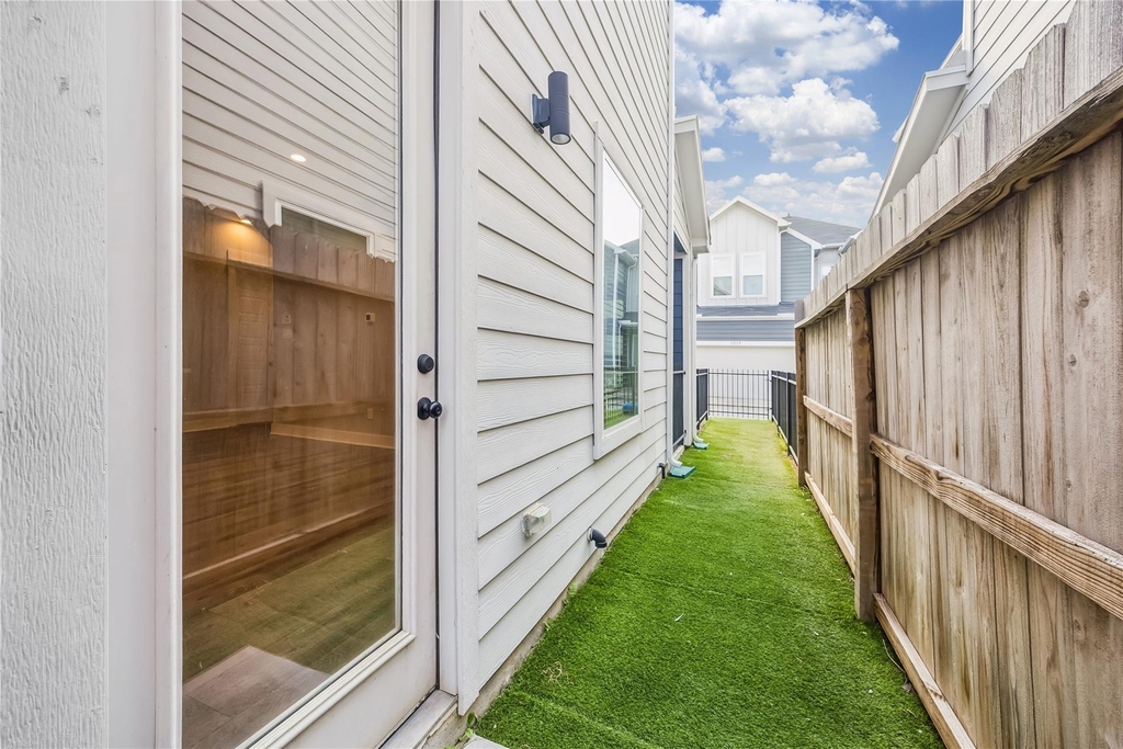 1209 W Tidwell Road - Photo 23