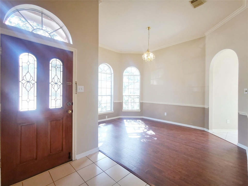 802 Portsmouth Drive - Photo 4