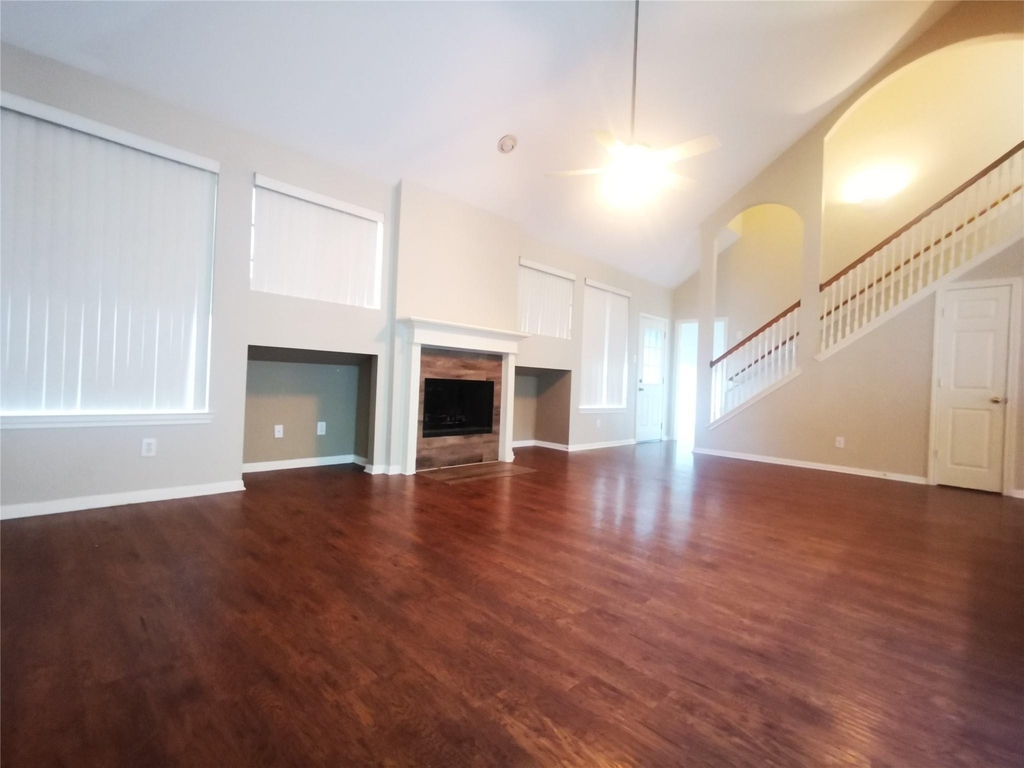 802 Portsmouth Drive - Photo 2