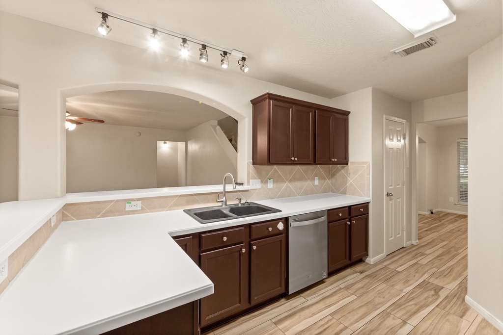 2734 Sage Bluff Avenue - Photo 10