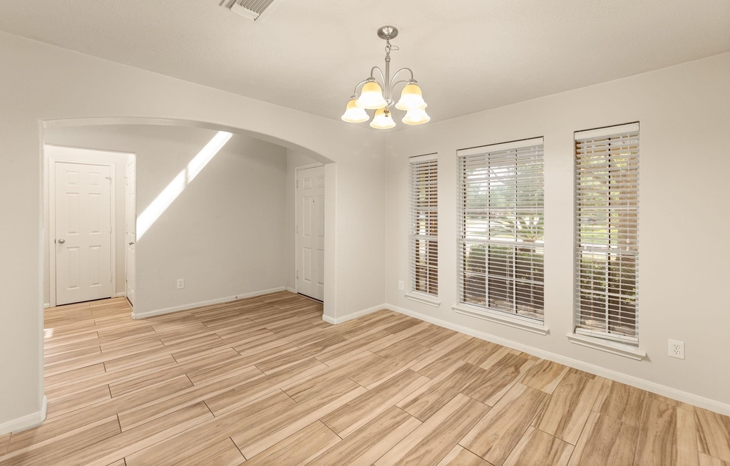 2734 Sage Bluff Avenue - Photo 3