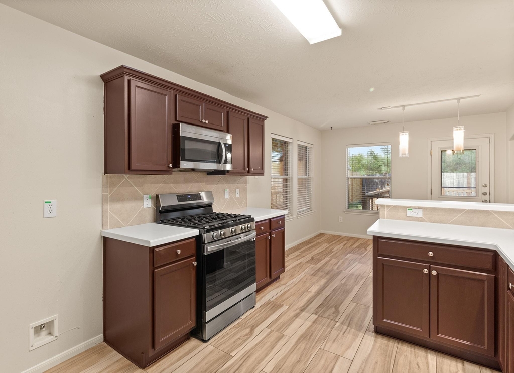 2734 Sage Bluff Avenue - Photo 11