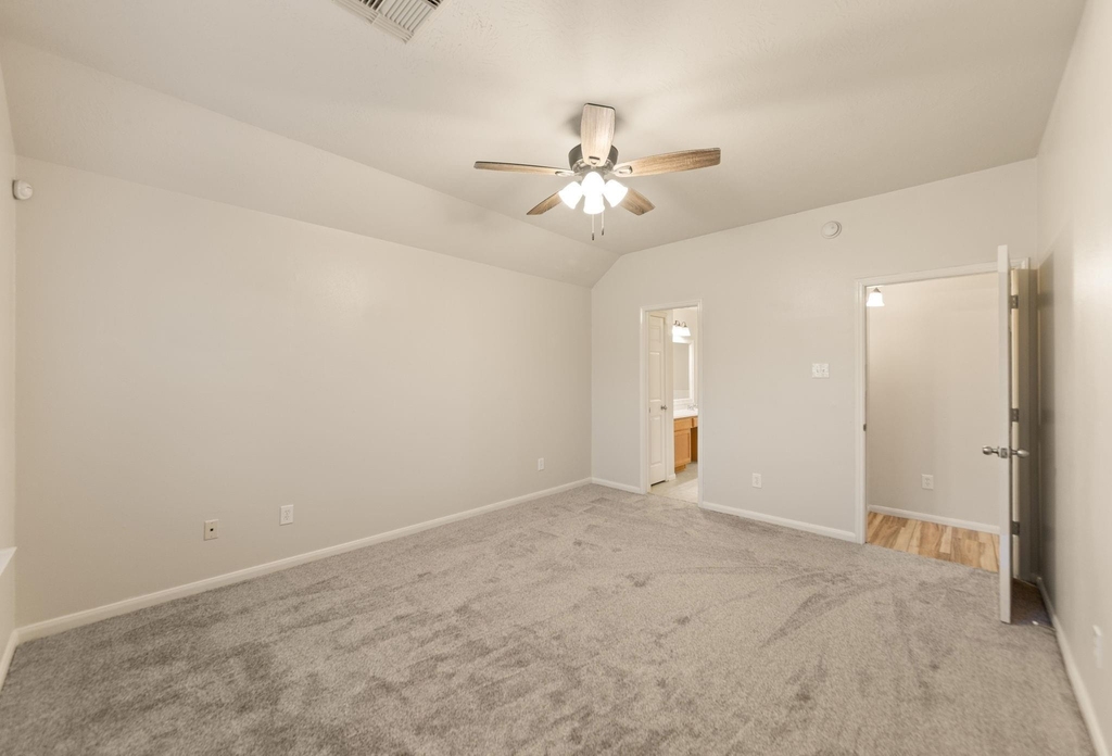 2734 Sage Bluff Avenue - Photo 14