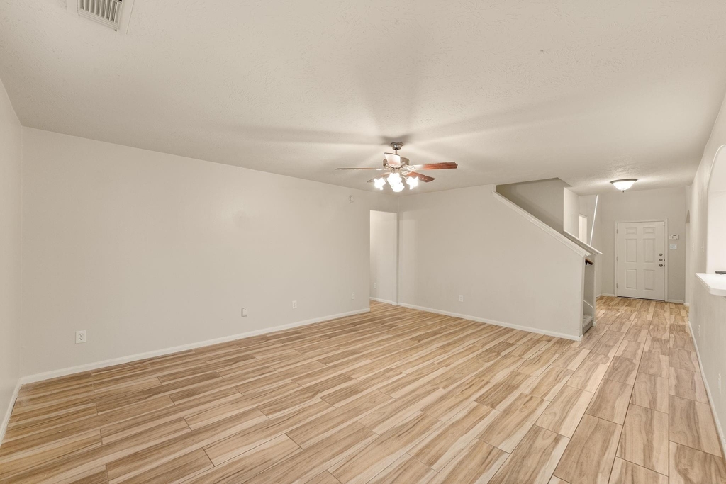 2734 Sage Bluff Avenue - Photo 5