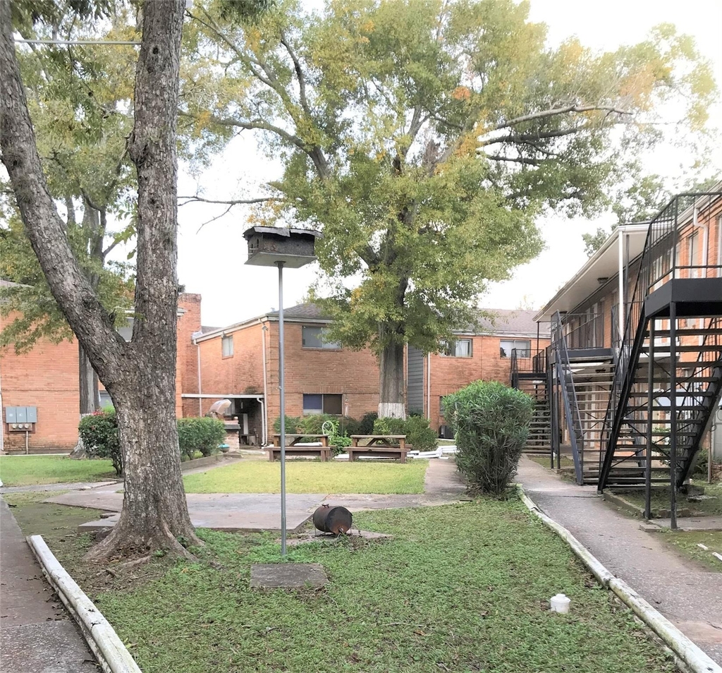 3003 Broadway St Street - Photo 0