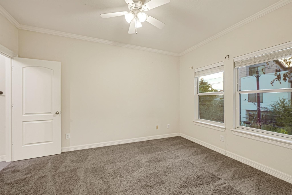 1402 Thompson Street - Photo 18