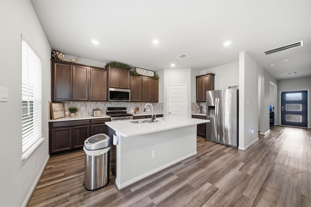 1812 Kingsford Prairie Court - Photo 1