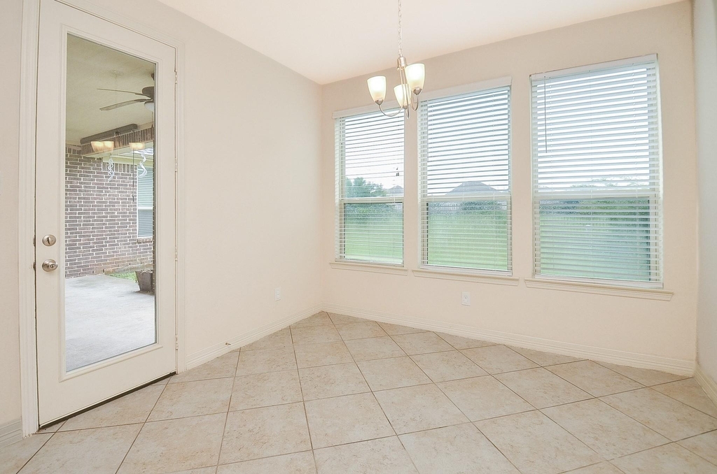 23610 Esperia Street - Photo 11