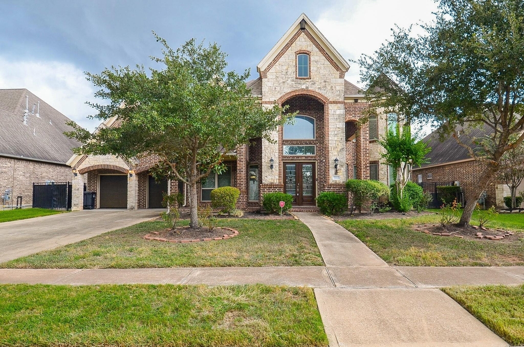 23610 Esperia Street - Photo 0