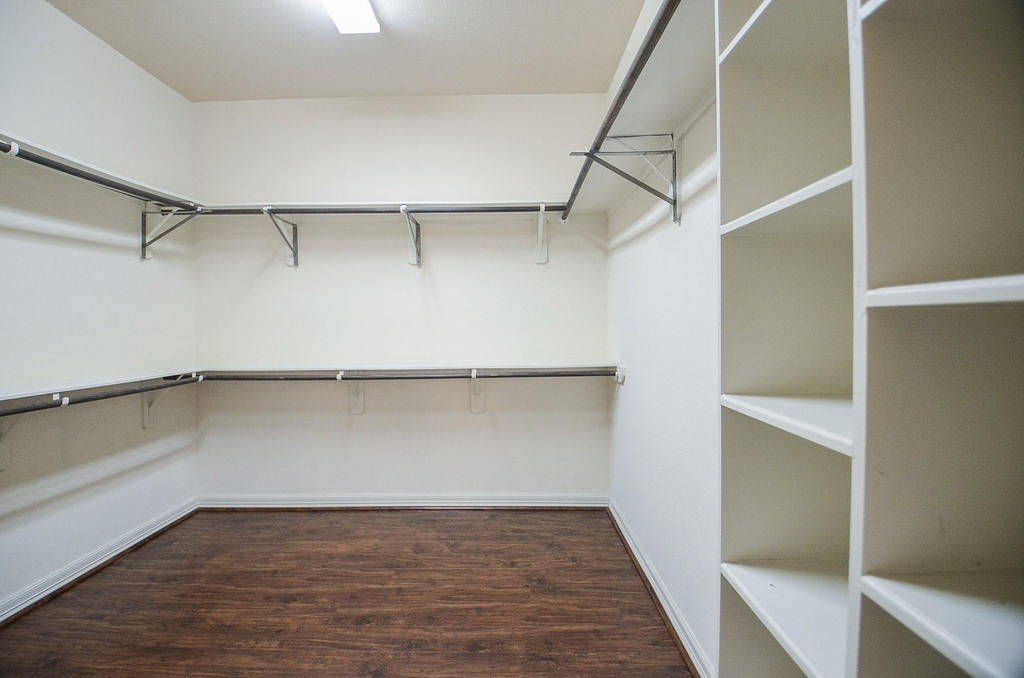 23610 Esperia Street - Photo 16