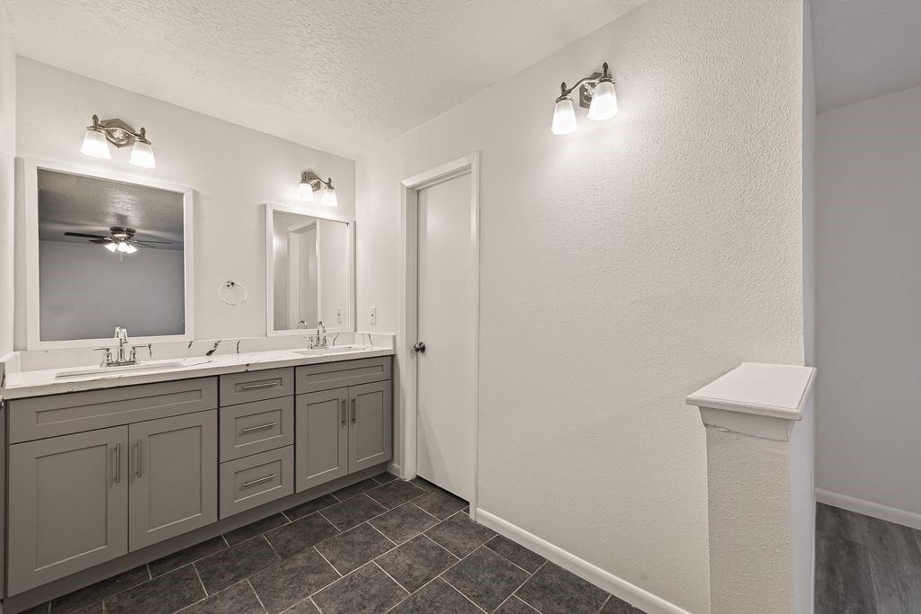 13431 Clarewood Drive - Photo 18