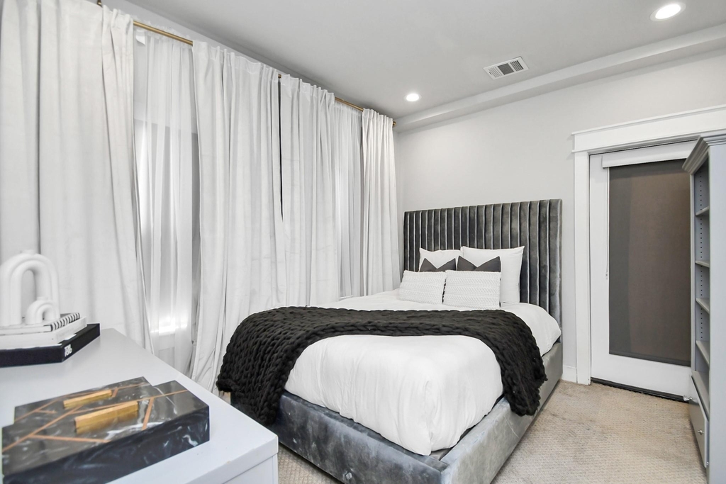 2105 Engelmohr Street - Photo 3
